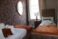 York Place Beautiful Apartment 5 Bedrooms Sleeps 9 - B&B Scarborough