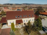 Írisz Vendégház - B&B Lăzarea