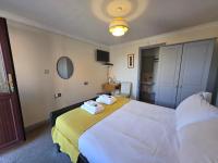 Kandy Double Room with Private Bathroom