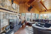 Lakeside Serenity - Bed and Breakfast Crestline