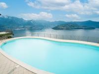 EnjoyIseoLake - Vittoria - Casa vacanze su 2 piani con vista lago e piscina - B&B Parzanica