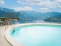 EnjoyIseoLake - Vittoria - Casa vacanze su 2 piani con vista lago e piscina - B&B Parzanica