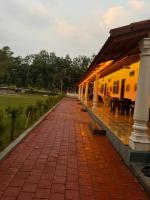 Chambre Triple - Vue sur la Piscine