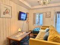 Cozy Manhattan View Suite - Bed and Breakfast West New York
