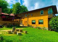Cabana de sub deal Valea Doftanei - B&B Trăisteni
