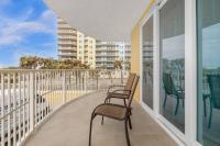 Beachfront Condo with Spacious Balcony - B&B Daytona Beach