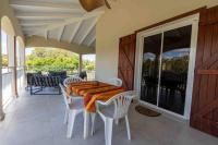 Grande maison lumineuse - 8 personnes - jardin arboré & terrasse - Chambres d'hôtes Petit-Canal