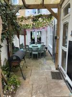 Large character home, hot tub, beach 5 min walk - Ferienwohnung Gorleston-on-Sea