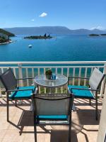 Appartamento con 2 Camere da Letto, Balcone e Vista mare