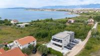 Premium Apartment Obatnice with Pool - Bed and Breakfast Povljana