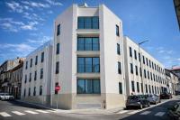Elegant 1BR Free Parking Near Metro and Dom Luis I - Chambres d'hôtes Vila Nova de Gaia