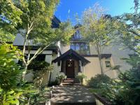 Cecil Bacon Manor - B&B Seattle