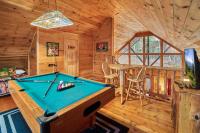 XL 1 BR Cabin with Loft - HOT TUB - ARCADE near Gatlinburg & PF - B&B Sevierville