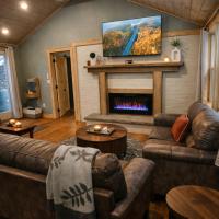 Brookside Serenity: 2 King Suites – Easy Access – Near Dollywood - Chambres d'hôtes Sevierville