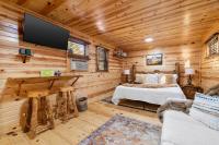 Silver Pine Haven- South Dakota Log House Stay - B&B Rapid City