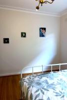 Springvale Hub - Beautiful & spacious queen bed room - B&B Spring Valley