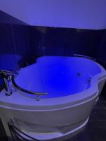3 bedroom house in Blackwood with jacuzzi bath - Ferienwohnung Blackwood