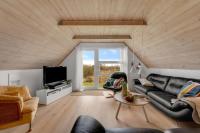 Lovely Holiday Home With A View Of The Fishing Lake And The Fjord - Chambres d'hôtes Skjern