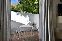 Luxury King/Twin Room 1