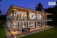 StayVista at Sapphire Shores Beachfront Villa with Lawn, Heated Pool - Chambres d'hôtes Alibag