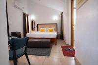 Kamer met Kingsize Bed en Uitzicht op het Zwembad