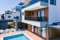 Villa Bellatrix in Fažana with beach front and sea view - B&B Fasana