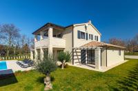 Villa DORA - Summer Escape with Private Pool - B&B Poreč