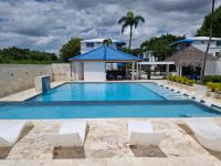 Playa Juan Dolio, RD - Acceso Privado A La Playa Justo Detrás, Piscina, Jacuzzi, Gazebos, Zona De BBQ, Ducha De Exterior, Baños, Parqueo, Wifi, Netflix, Seguridad Y Control De Acceso Las 24 Horas - Ferienwohnung Guayacanes