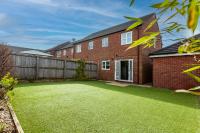 Stylish 3BR Retreat with 6 Beds, Sleeps 7, Parking - B&B Hyde