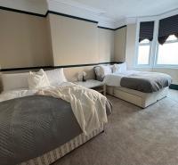 Spacious 2 BR Flat in Gateshead - Free Parking - B&B Gateshead