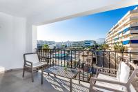 By RIVA - Contemporary 1 Bedroom Luxury Apt inside Puerto Banus - Chambres d'hôtes Marbella