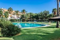 by RIVA - Incredible, Stylish 2 Bedroom Apt in Puerto Banus Gardens - Chambres d'hôtes Marbella
