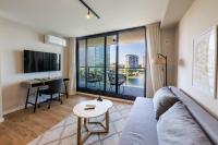 Brand new apartment on the lake 5 min from the airport - Chambres d'hôtes Montevideo