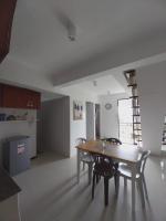 Affordable 4BR Loft Condo at The Kiener Hills - Chambres d'hôtes Pusok