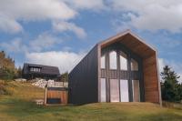 Modern Nordic Cabin 3 Hot Tub & Views - Bed and Breakfast East LaHave
