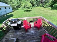 Cozy Retreat with Private Backyard Oasis - B&B Livermore Falls