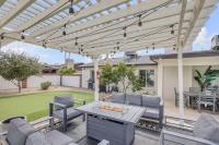 Modern Retreat with Pool Putting Green Games - Chambres d'hôtes Phoenix