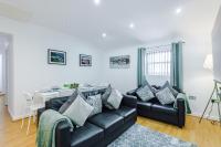 Sleeps 12 Guests - Spacious Liverpool Stay - 6 Bedrooms - B&B Liverpool
