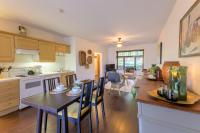 Charming Heritage Home with Mountain and City Views - Chambres d'hôtes Vancouver
