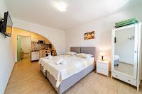 Estudio con terraza