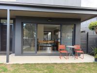 Corner House - Walk to Waterfront & CBD - Chambres d’hôtes Geelong