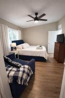 Private suite 3 miles from beach - Chambres d'hôtes Bradenton