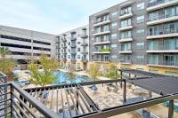 1BR Pool View, Walk to River Walk, Free Parking - B&B San Antonio