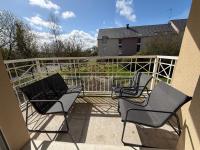 La frégate appartement 1er étage 2 Chambres, cuisine bien équipée, 2 belles terrasses 2 places de parking privatives à15 mn à pied de la mer et du centre Port en Bessin tous commerces proche Golf et Omaha Beach - Ferienwohnung Port-en-Bessin-Huppain