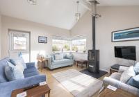 Highview, extended 2 bedroom house, with view, near coast path - B&B Mumbles