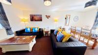 Lighthouse Apartment - Part of the The Bay Filey Holiday Village with pool, gym and direct beach access, pub, restaurant, tennis and meadows walks - Chambres d'hôtes Filey