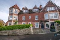 2 The Lookout - Stylish apartment with lift and parking - Chambres d'hôtes Swanage