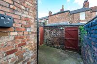 Hornsey Retreat - Anfield - Sleeps 7 - Parking - Bed and Breakfast Liverpool