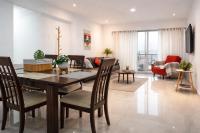 Agradable y con cochera - B&B Trujillo