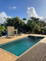 Tropical Oasis, Beach 5-Min Walk at Anse des Rochers - B&B Saint-François